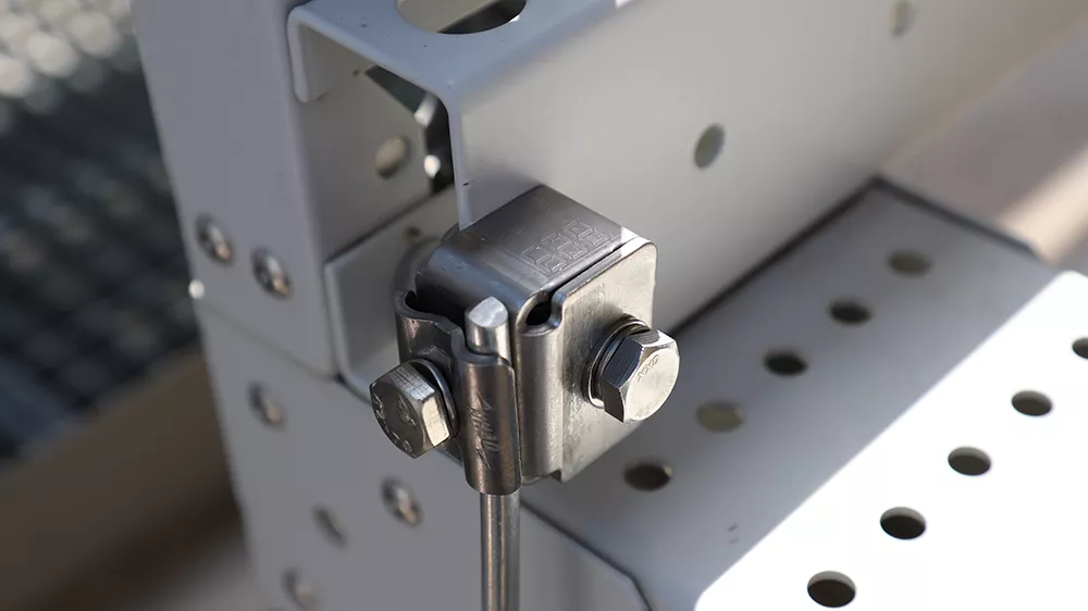 connection clamp in use